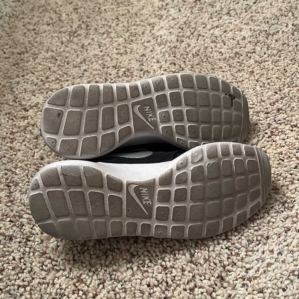 🏃🏼♀️ Black Nike Roche - Picture 7 of 8
